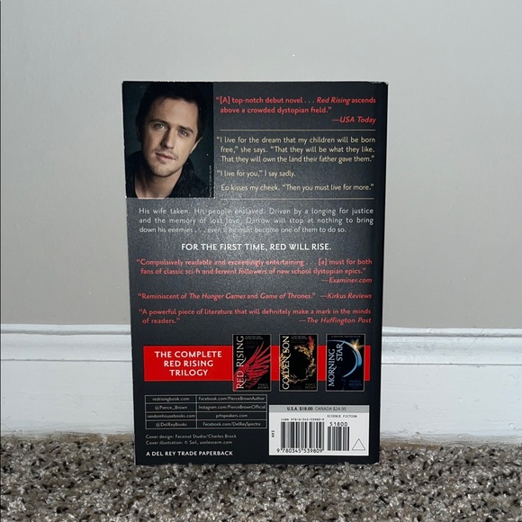 Red Rising Book - Picture 2 of 3